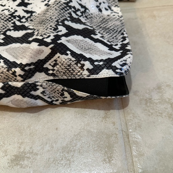 Snake print over the knee boots - Picture 8 of 10